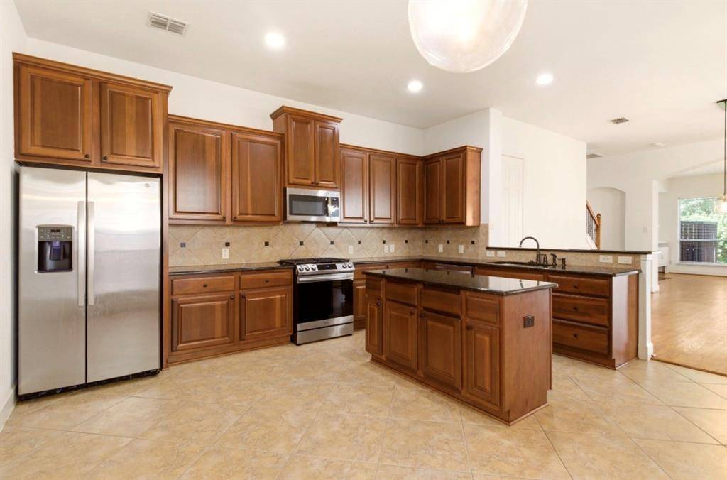 4525 W University Boulevard, Dallas, TX 75209