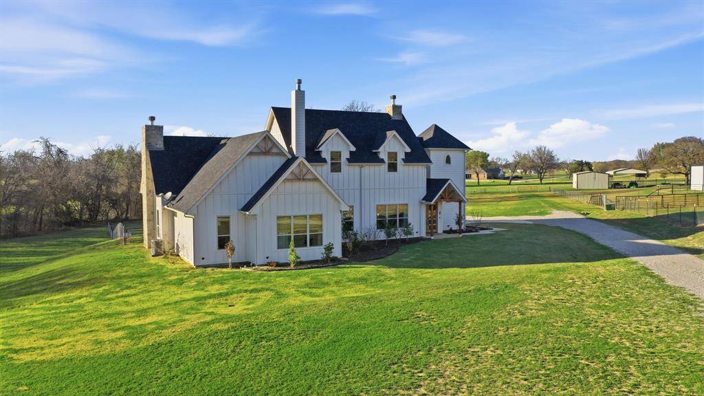 172 Rain Dance Trail, Decatur, TX 76234