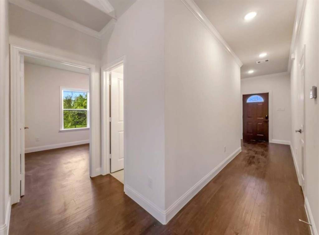 2033 S Edgewood Terrace, Fort Worth, TX 76105