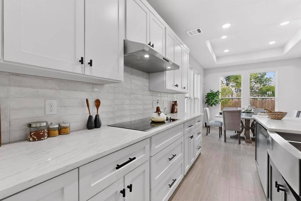 6810 Windward View Drive, Rowlett, TX 75088