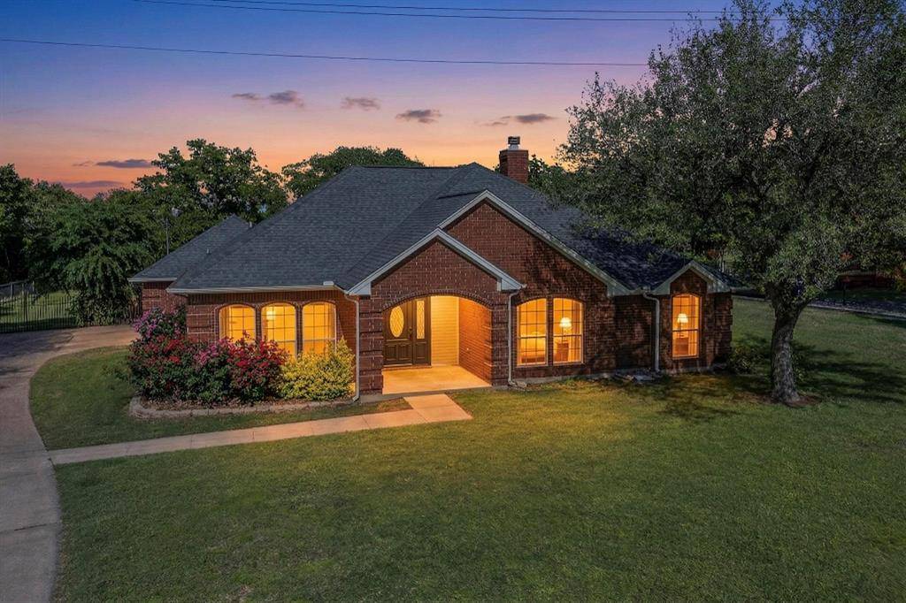 2601 Trail Tree Court, Burleson, TX 76028