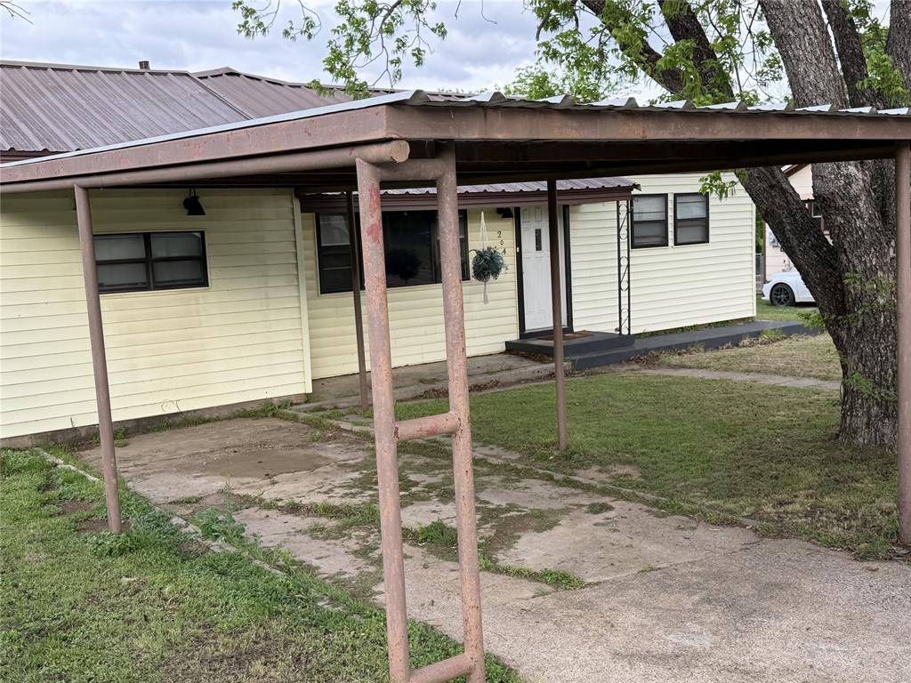 204 Bluffview Drive, Brownwood, TX 76801