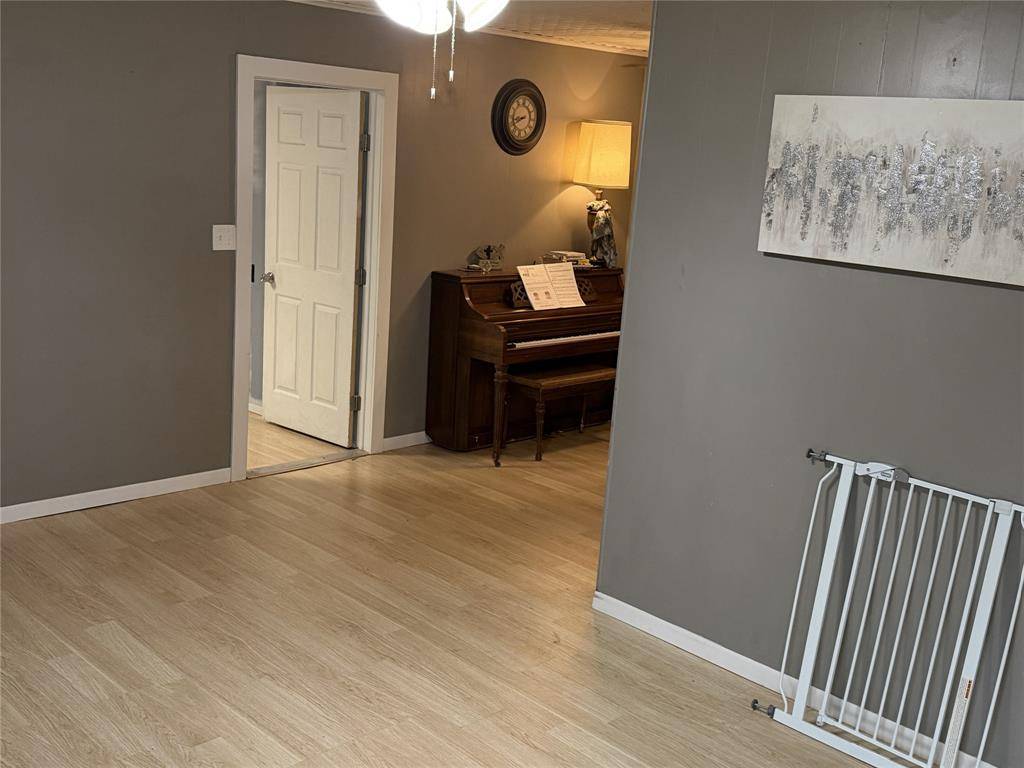 204 Bluffview Drive, Brownwood, TX 76801