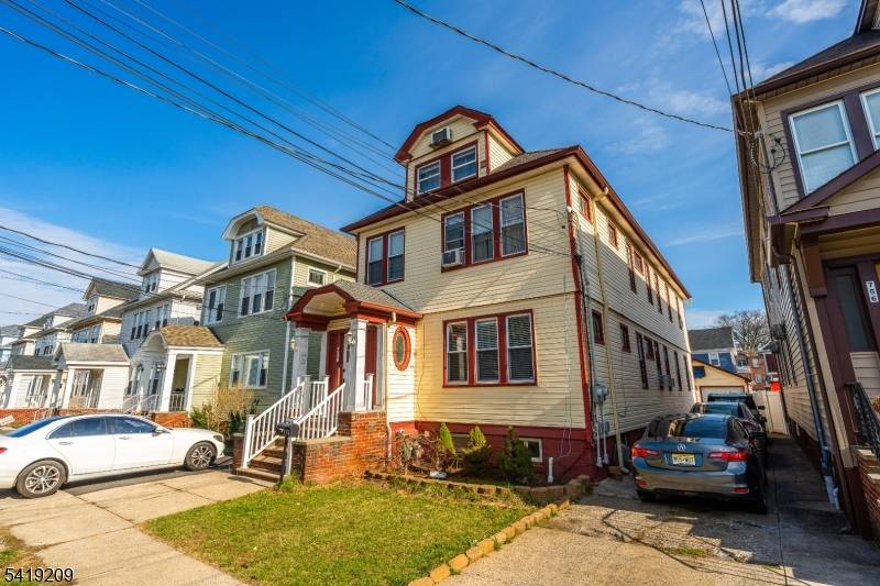 752-754 Eaton St, Elizabeth City, NJ 07202