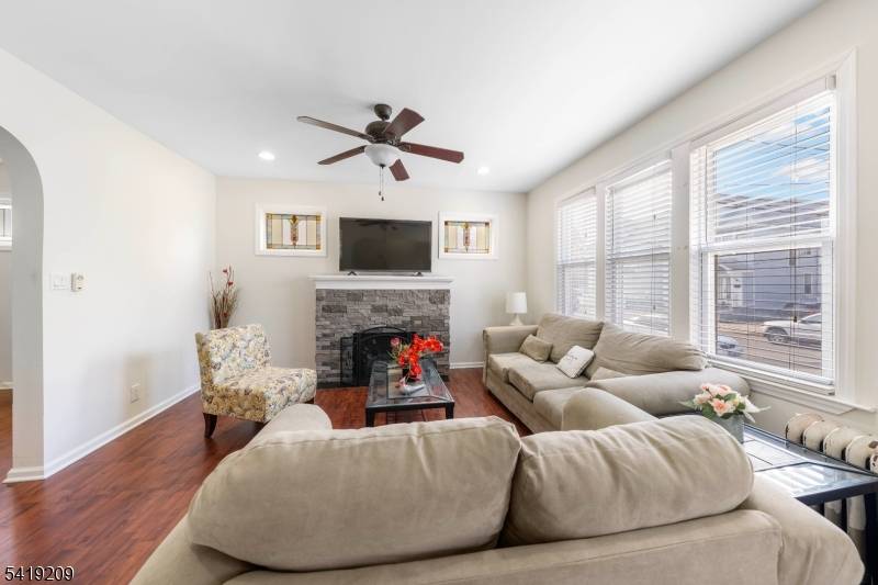 752-754 Eaton St, Elizabeth City, NJ 07202