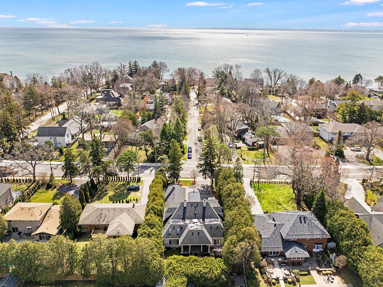 4507 Lakeshore RD, Burlington, ON L7L 1B3