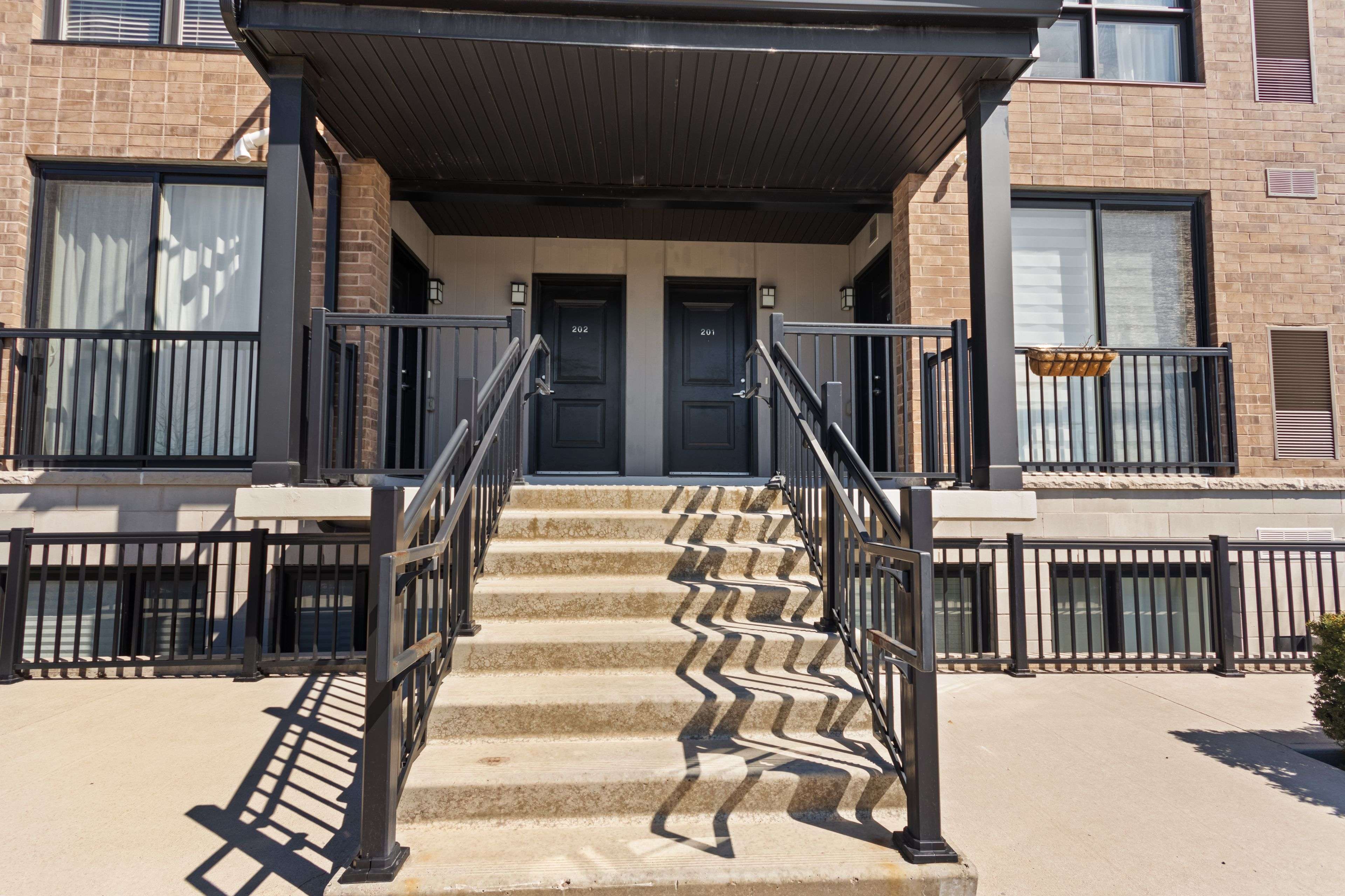 1208 Main ST E #201, Milton, ON L9T 9K7