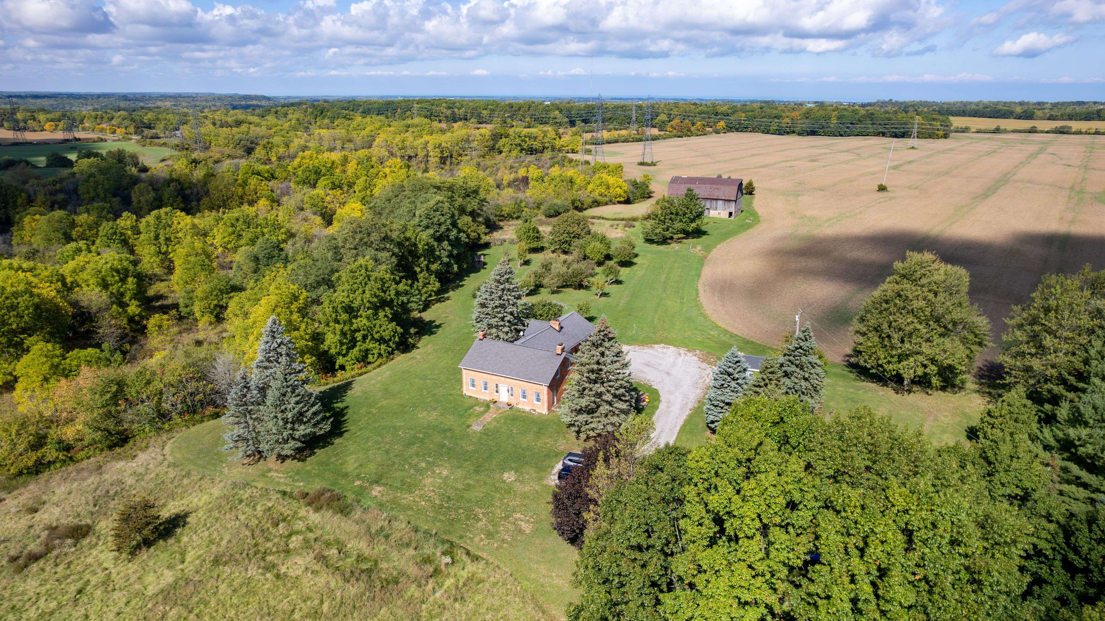 2432 Seburn RD, Thorold, ON L0S 1E6