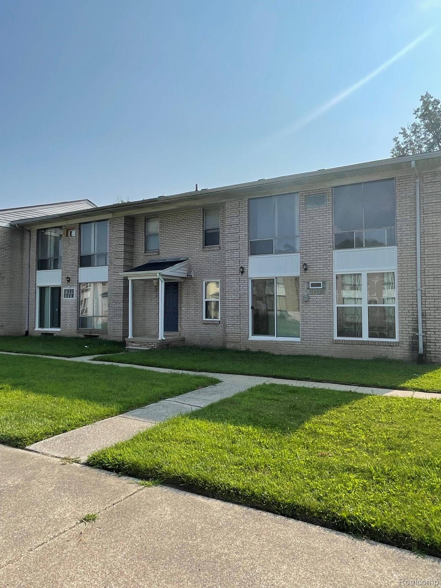 22148 Dante ST #211, Oak Park, MI 48237