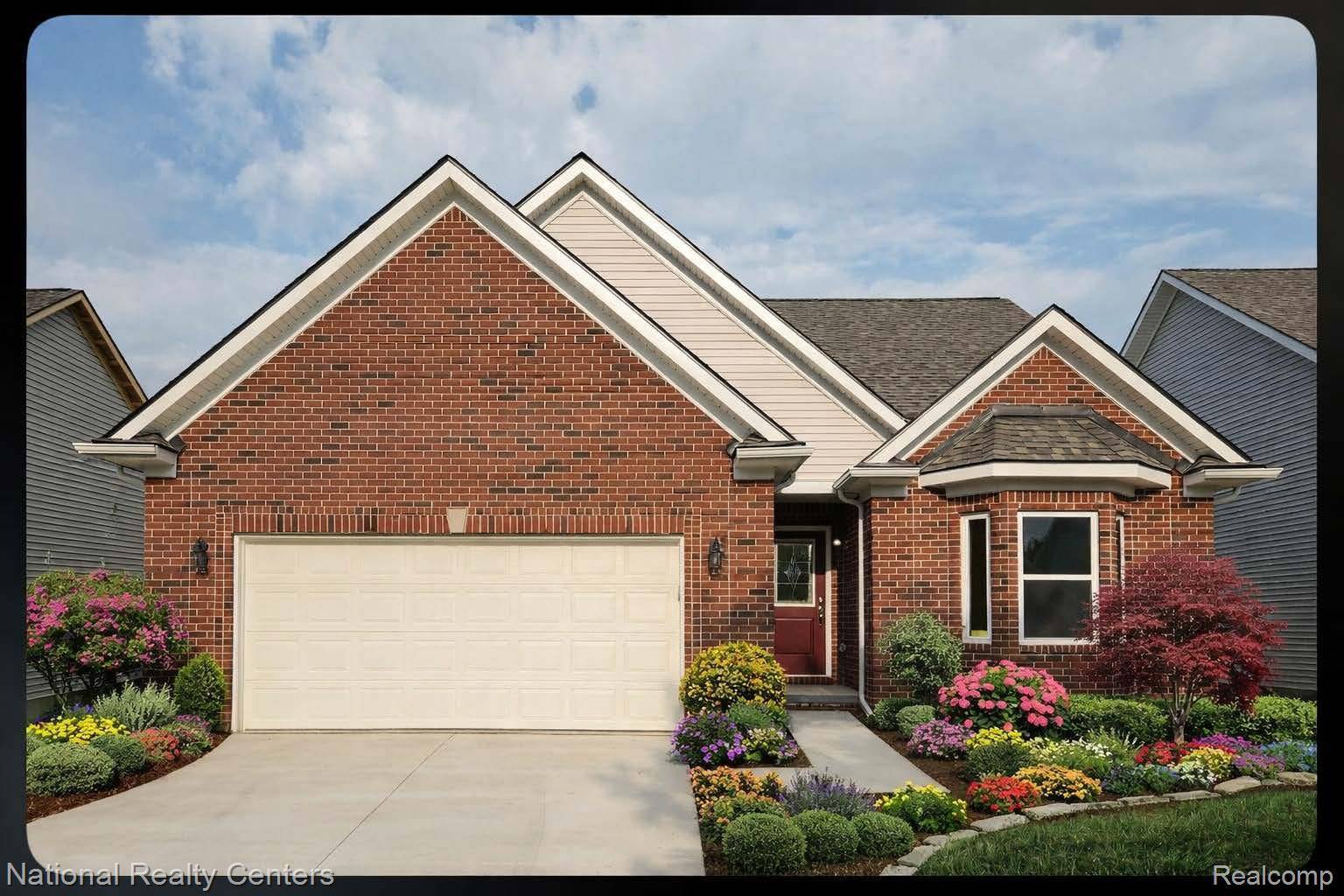 317 Devonshire DR #9, Lapeer, MI 48446