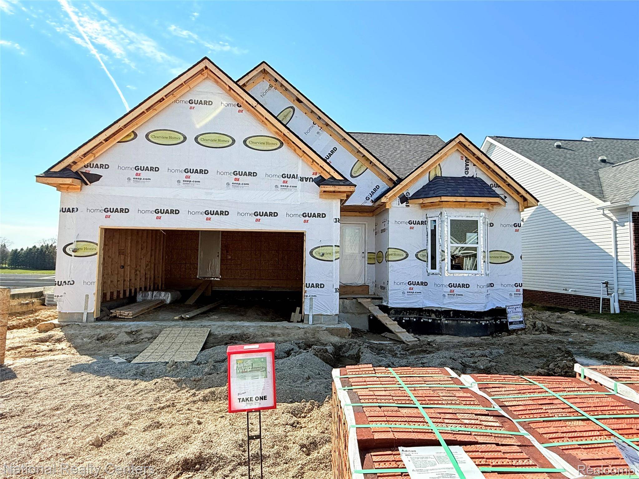 317 Devonshire DR #9, Lapeer, MI 48446