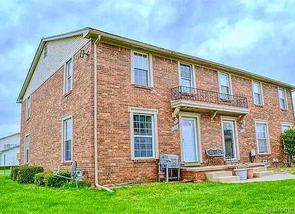 8904 Shawn DR, Sterling Heights, MI 48312