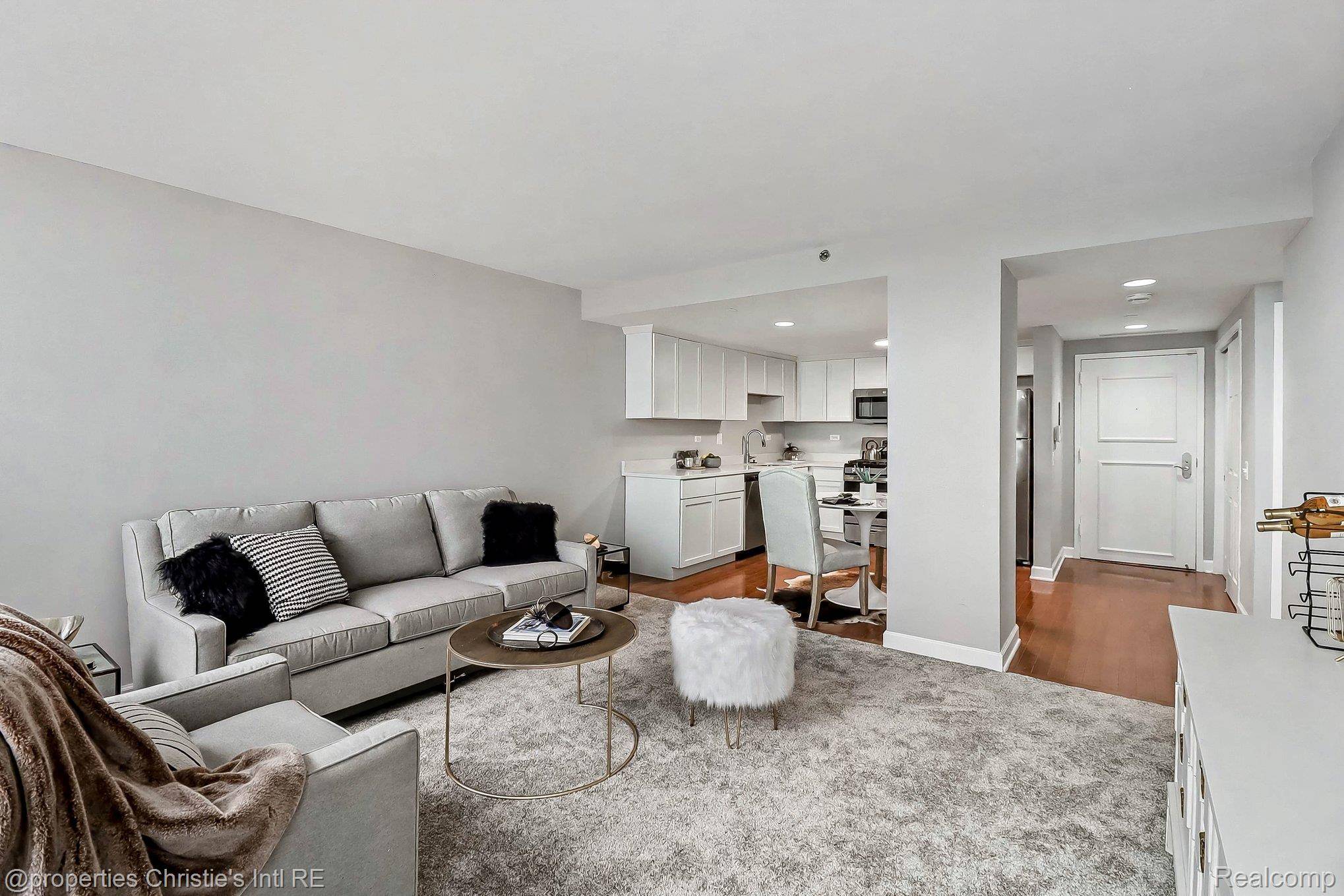 3320 Spinnaker LN #14B, Detroit, MI 48207