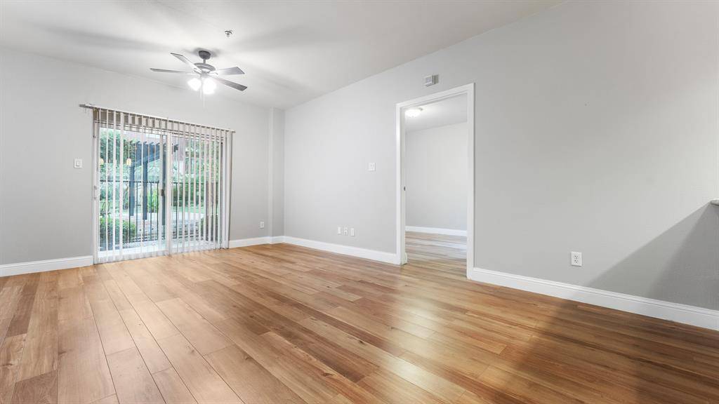 1100 W Trinity Mills Road #1014, Carrollton, TX 75006