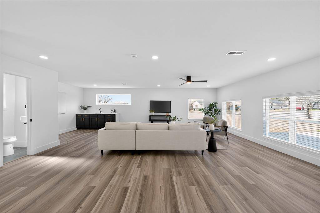 2808 Old North Road, Farmers Branch, TX 75234