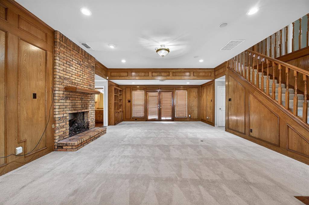 100 Castle Court, Irving, TX 75038