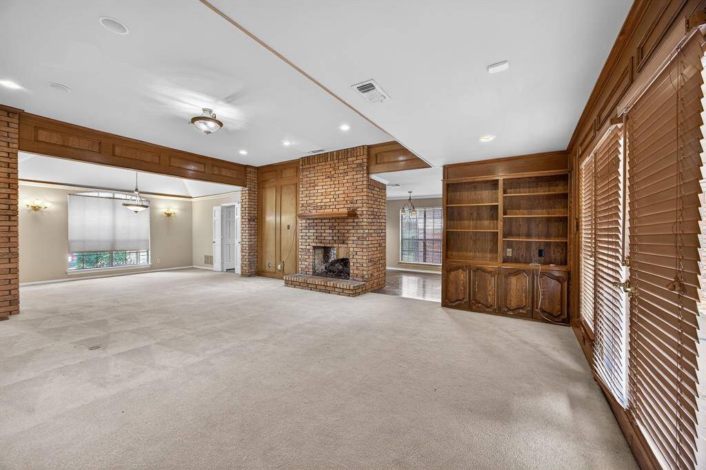 100 Castle Court, Irving, TX 75038