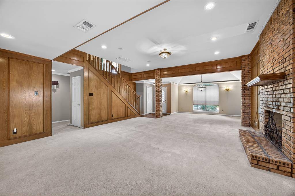 100 Castle Court, Irving, TX 75038