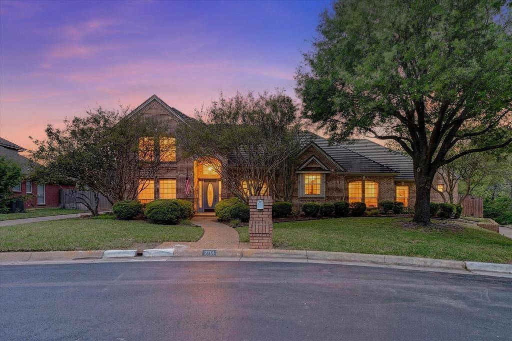 2701 Massachusetts Bay Drive, Arlington, TX 76001