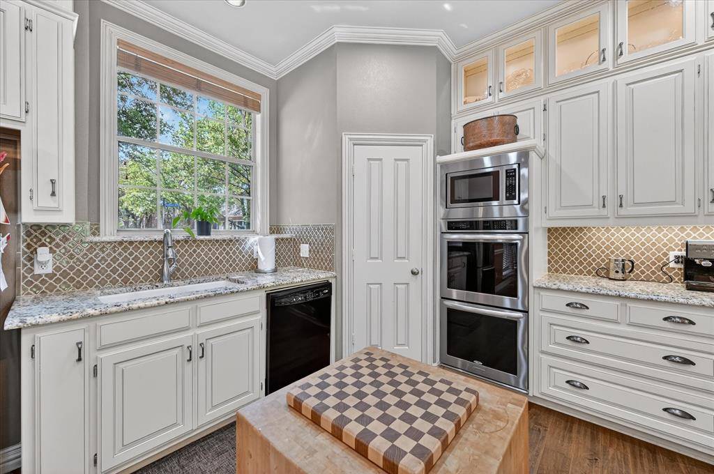 2701 Massachusetts Bay Drive, Arlington, TX 76001