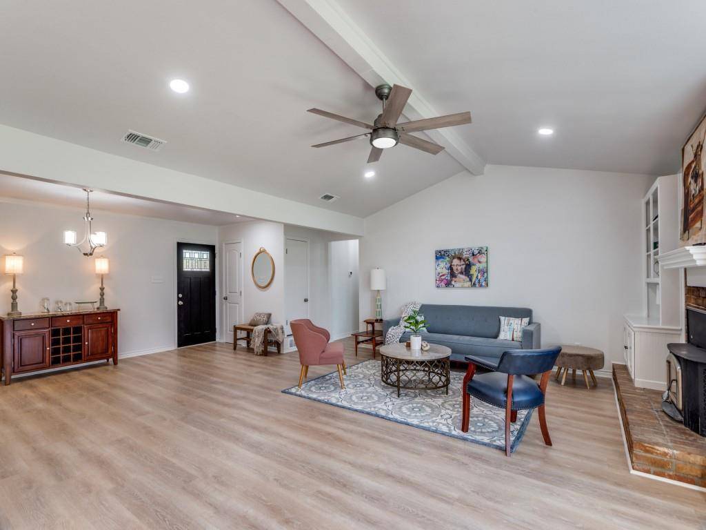 2310 Oakwood Lane, Arlington, TX 76012