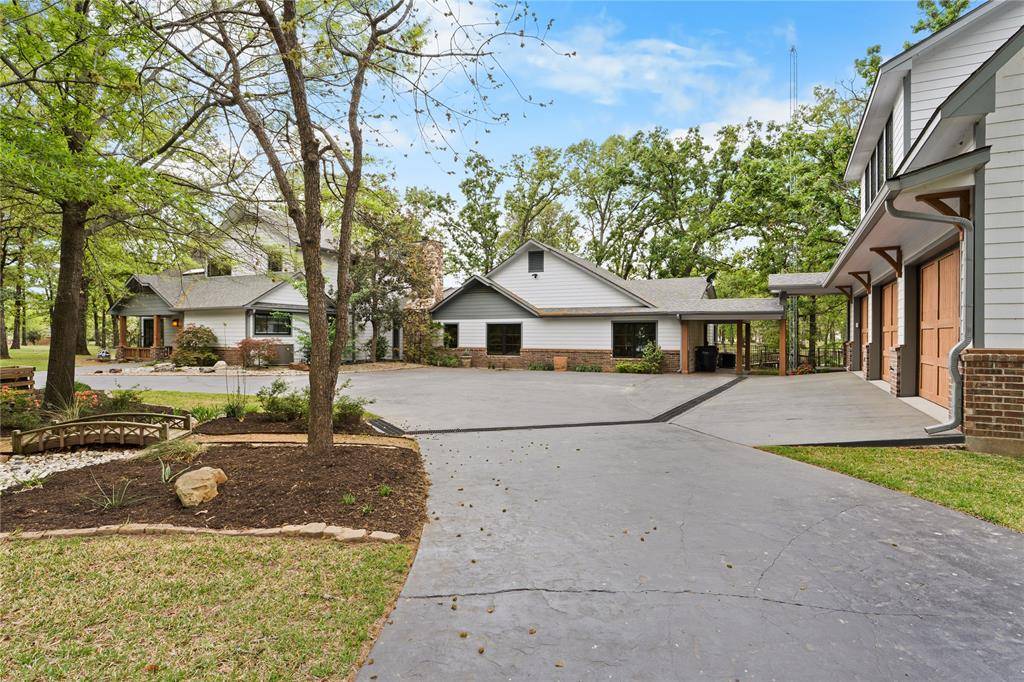 692 Private Road 5937, Emory, TX 75440