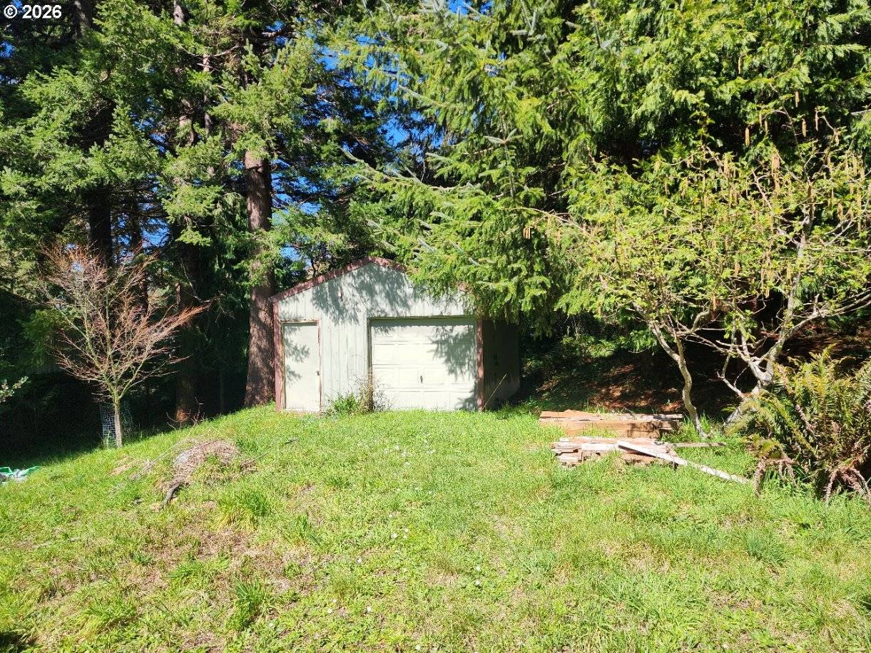 140 WOODGLEN ST, Port Orford, OR 97465