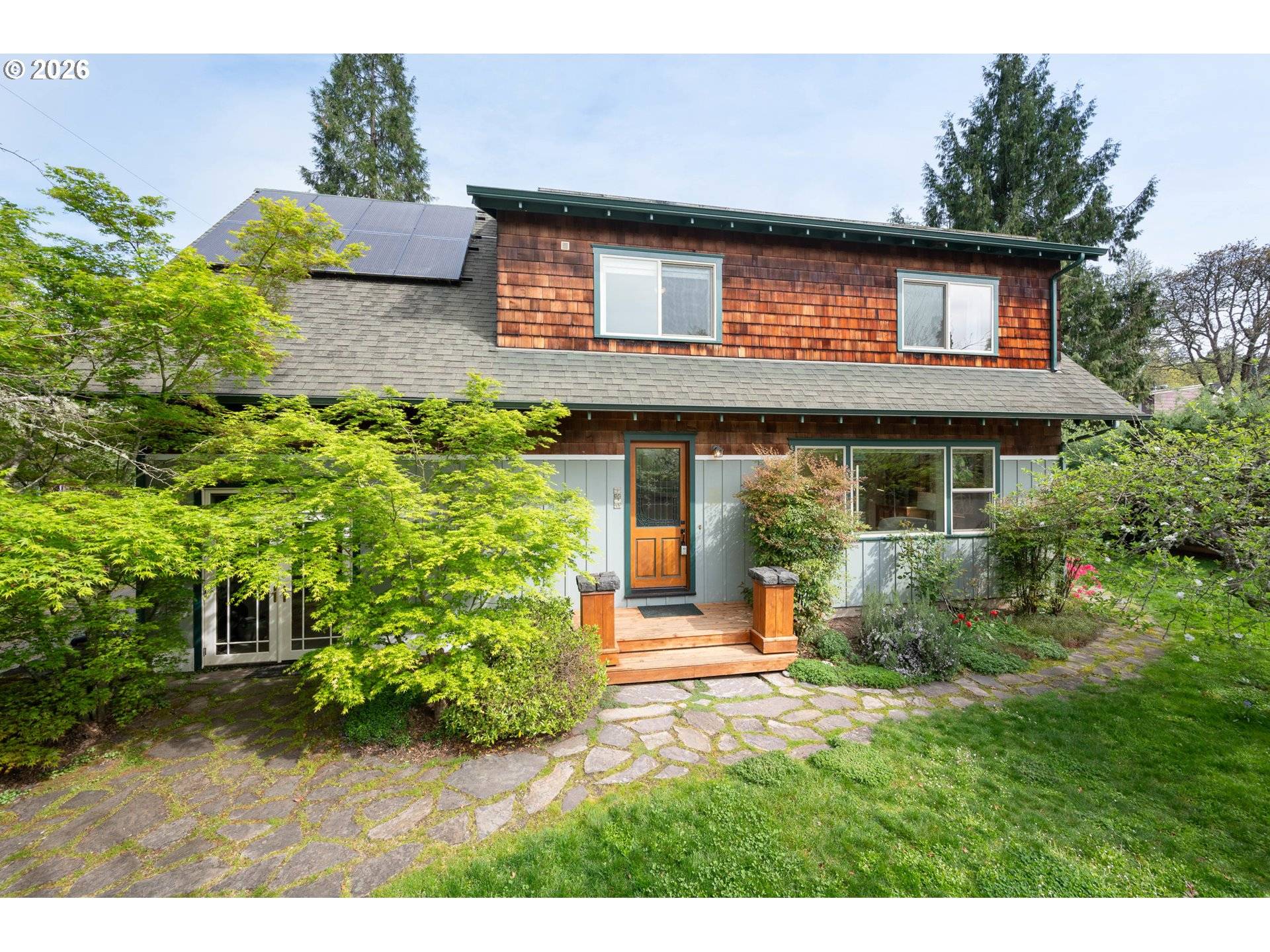 2455 EMERALD ALY, Eugene, OR 97403