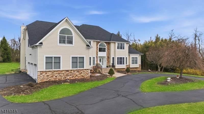 3 Cole Ct, Raritan Twp., NJ 08822