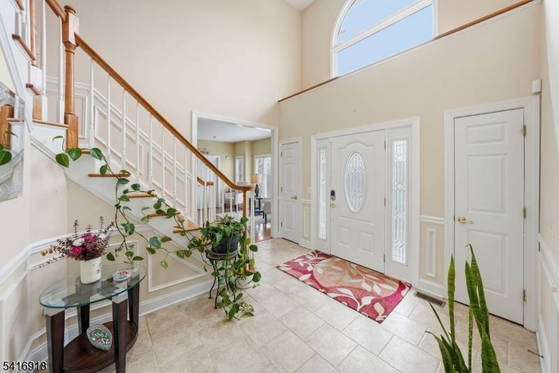 3 Cole Ct, Raritan Twp., NJ 08822