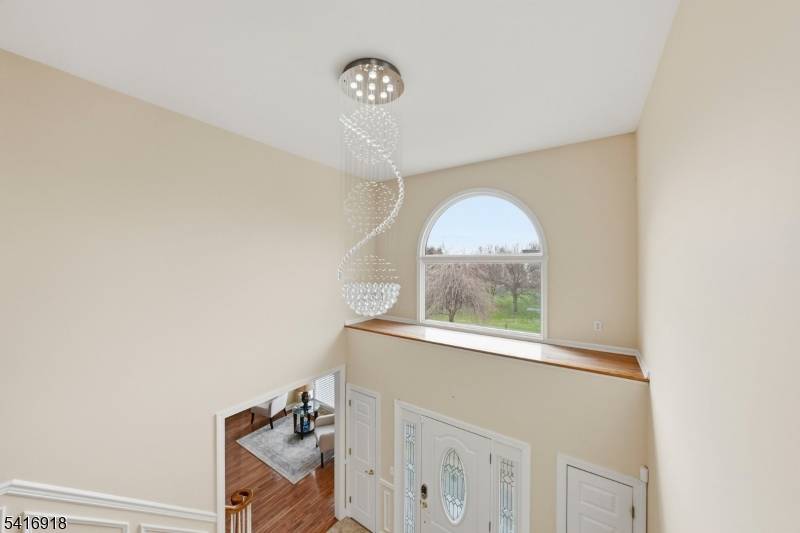 3 Cole Ct, Raritan Twp., NJ 08822