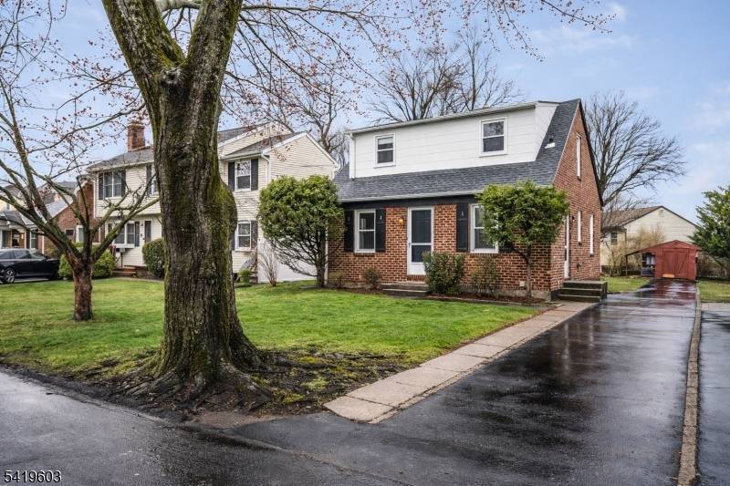 92 Hickory St, Dumont Boro, NJ 07628