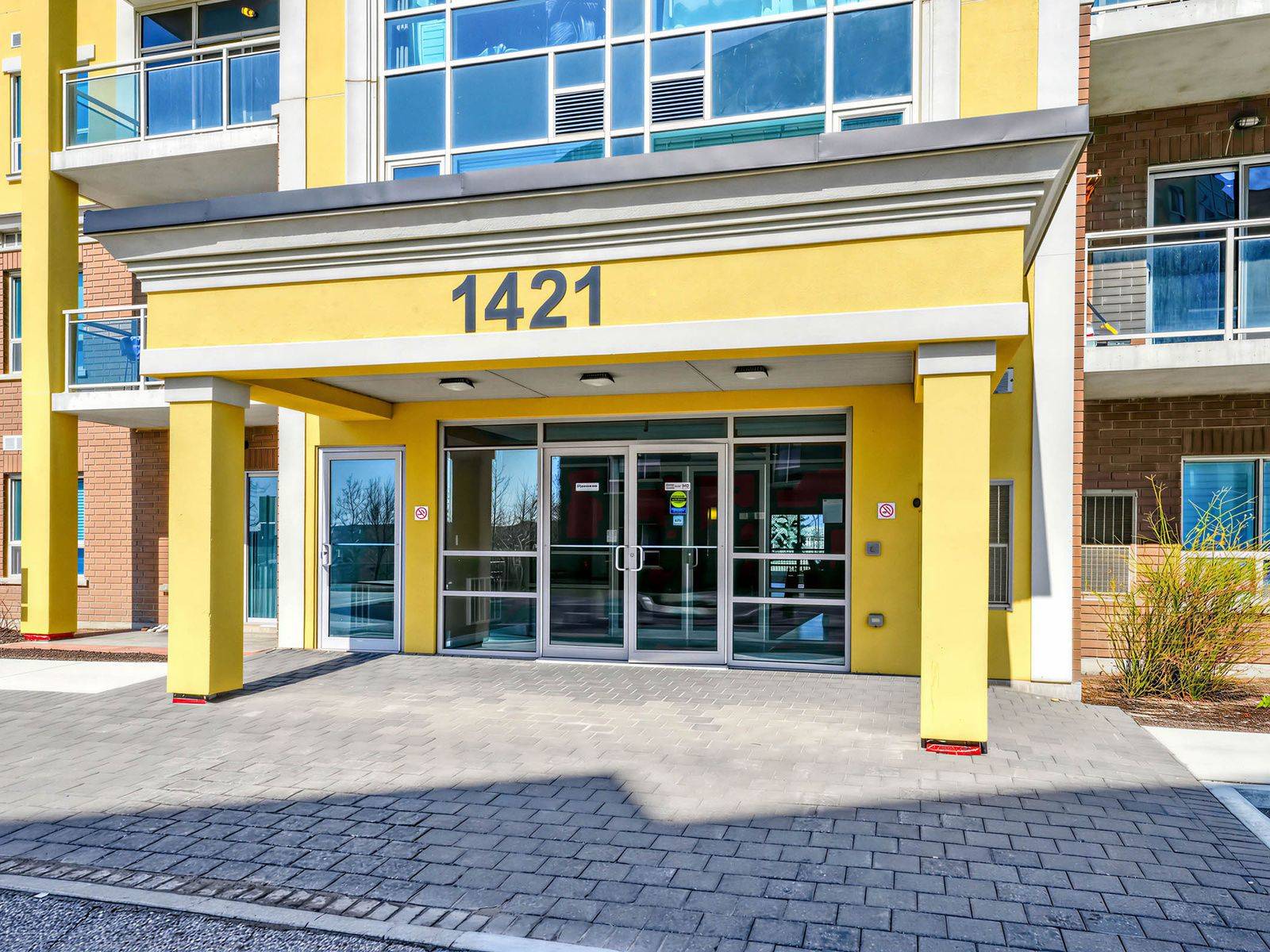 1421 Costigan RD #414, Milton, ON L9T 2N4