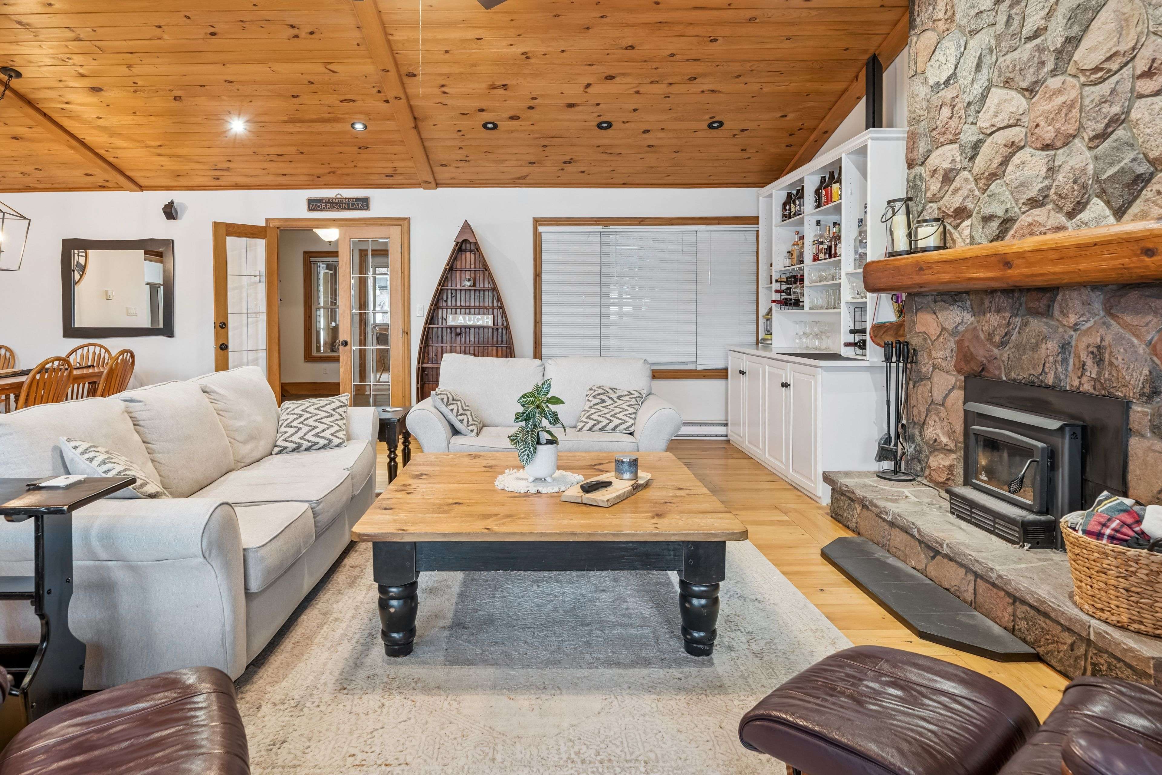 1051 Evanswood DR, Gravenhurst, ON P0E 1G0