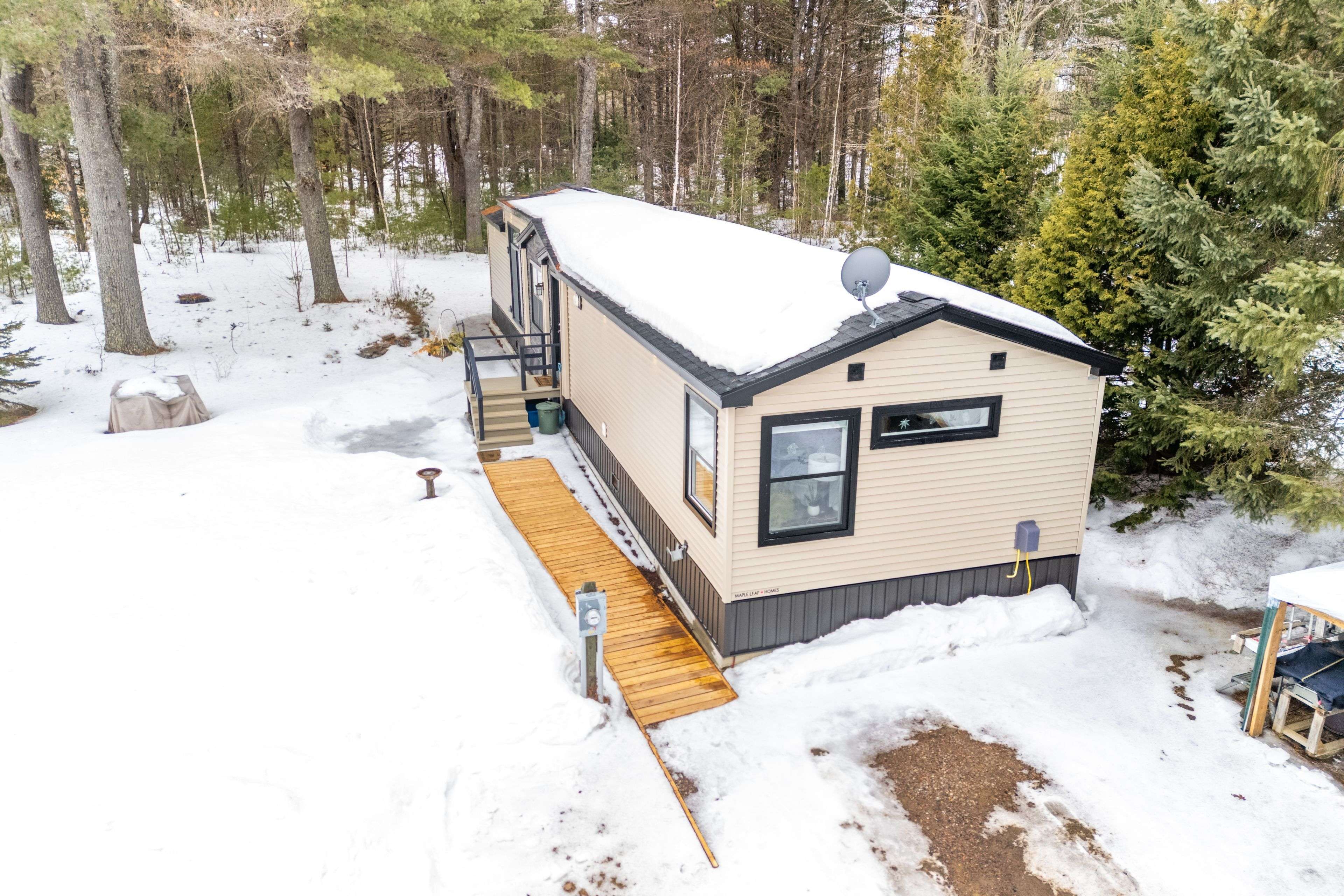 23 Hunters Run LN, Laurentian Hills, ON K0J 1P0