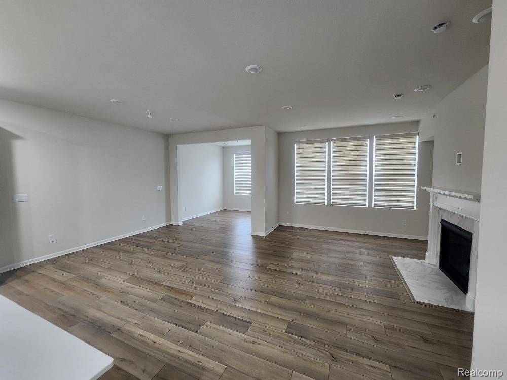 1459 Arcadia DR, Milford Charter Township, MI 48381