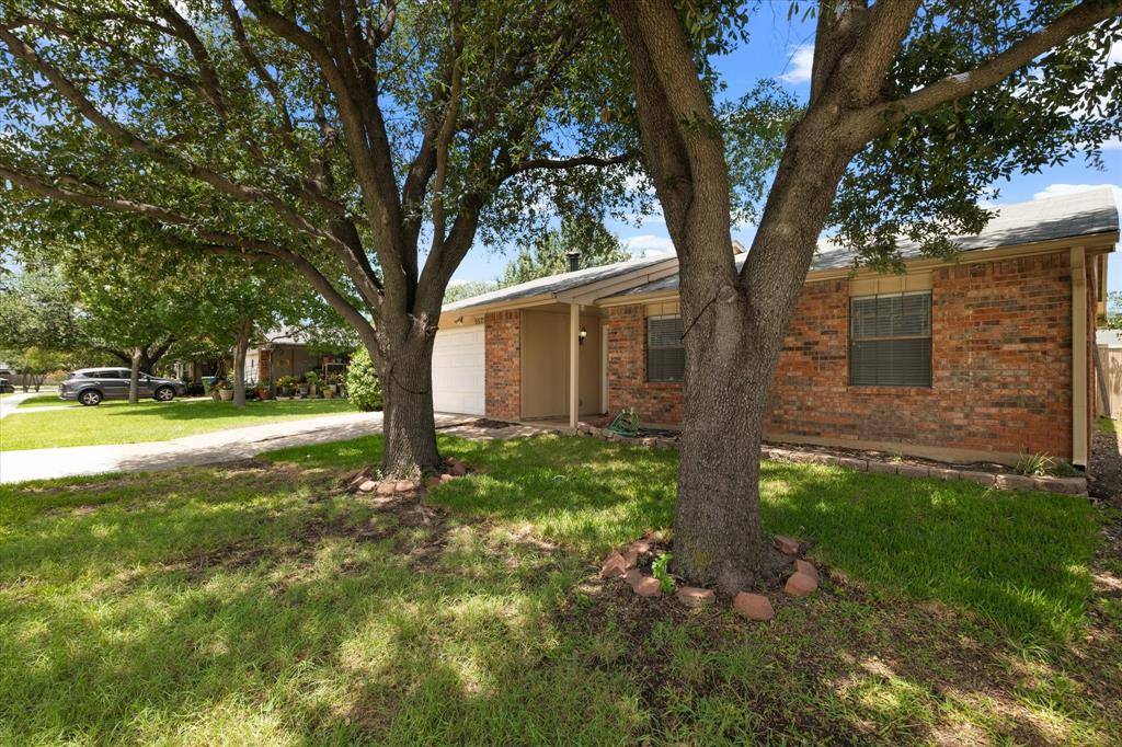 5529 Gates Drive, The Colony, TX 75056