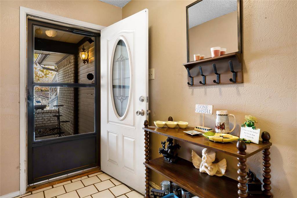 5711 Kingstree Court, Arlington, TX 76017