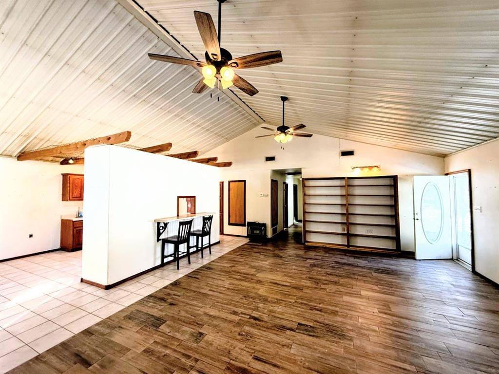 140 Pecan Street, Blossom, TX 75416