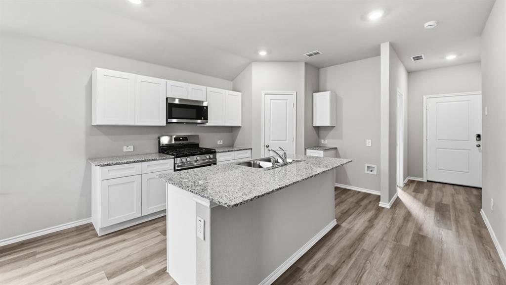 5548 ROLLINS Drive, Denton, TX 76249