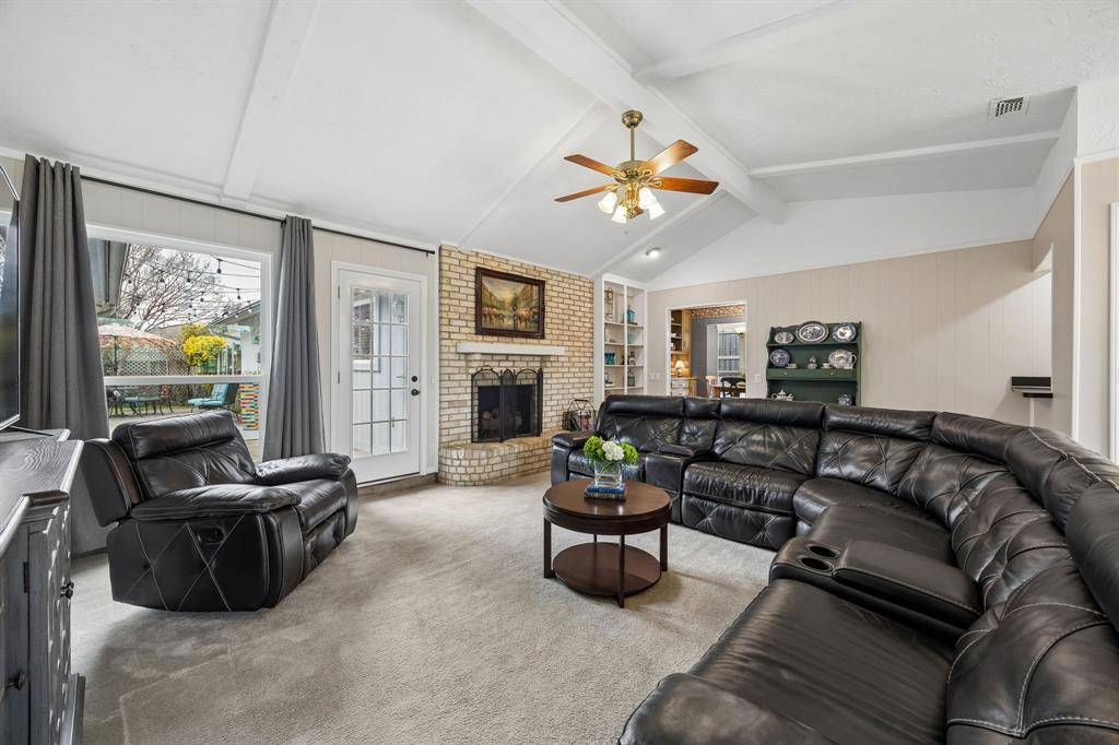 2104 Scarlet Oak Drive, Richardson, TX 75081