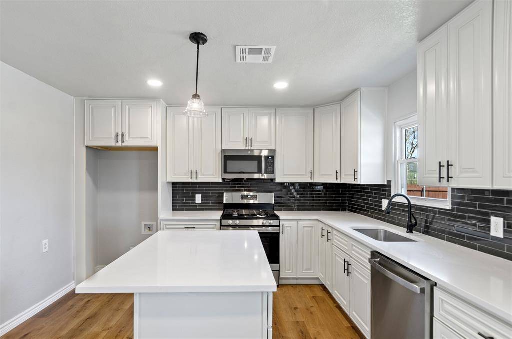 131 Long Street, Bowie, TX 76230