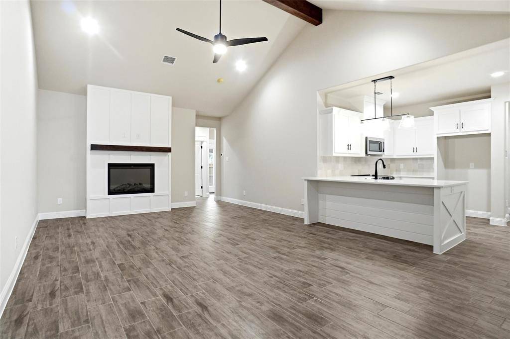 205 Legacy Boulevard, Weatherford, TX 76085