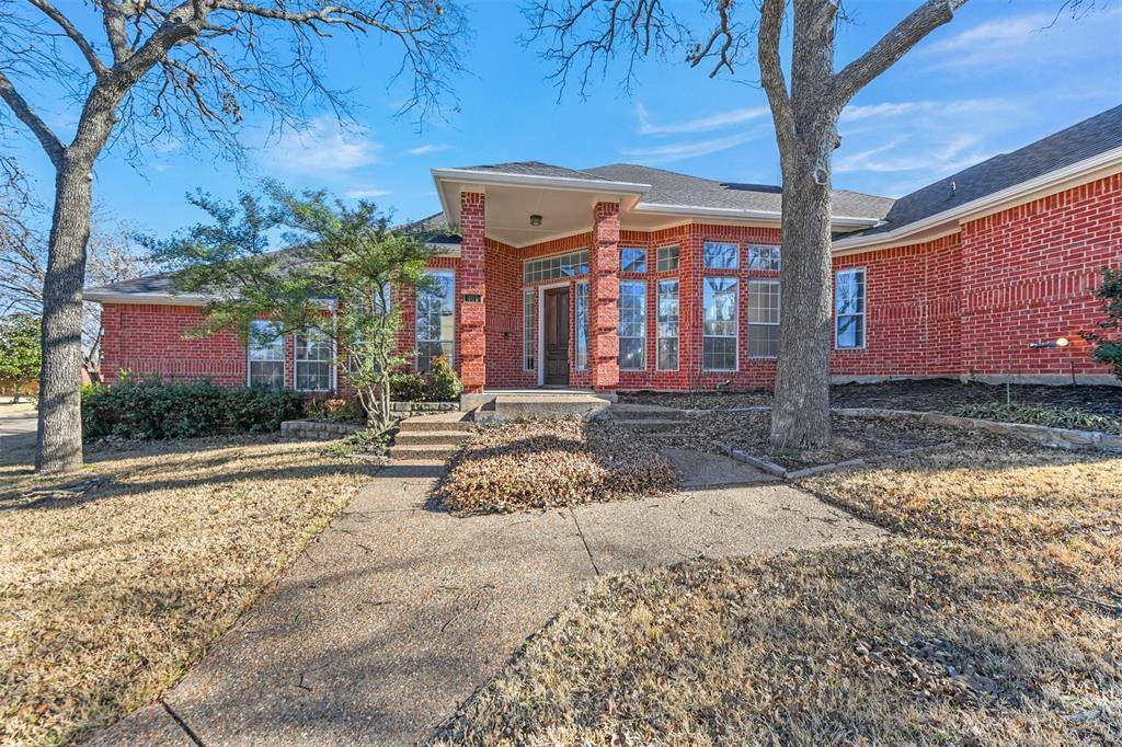 401 Leigh Court, Highland Village, TX 75077