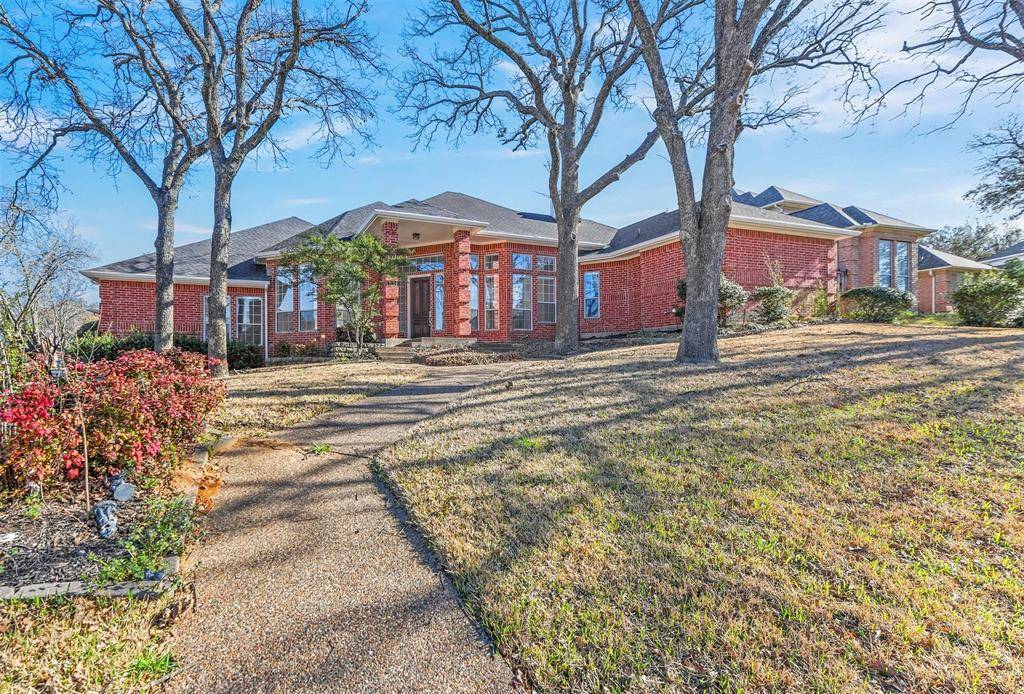 401 Leigh Court, Highland Village, TX 75077