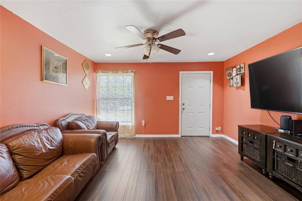 3624 Redbird Street, Bellmead, TX 76705