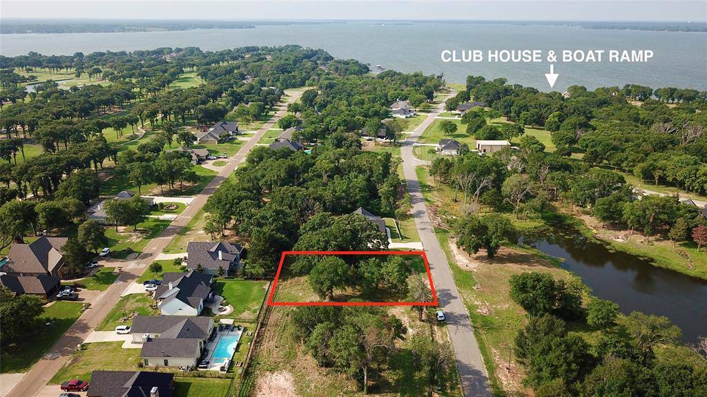 711 Clubview Drive, Mabank, TX 75143