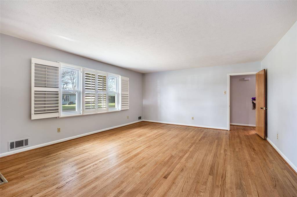 3019 Sharpview Lane, Dallas, TX 75228