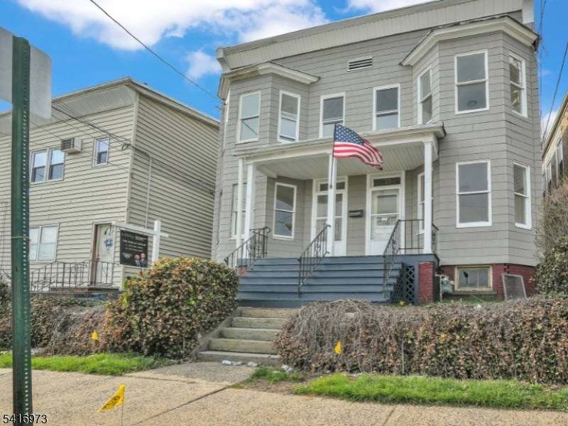33-35 Delaware Street, Elizabeth City, NJ 07206