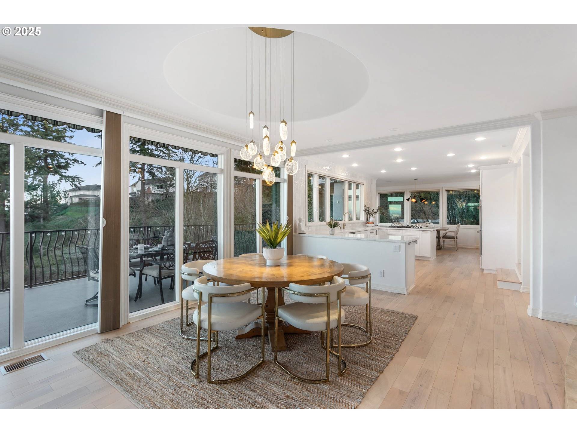 1040 SW MYRTLE DR, Portland, OR 97201